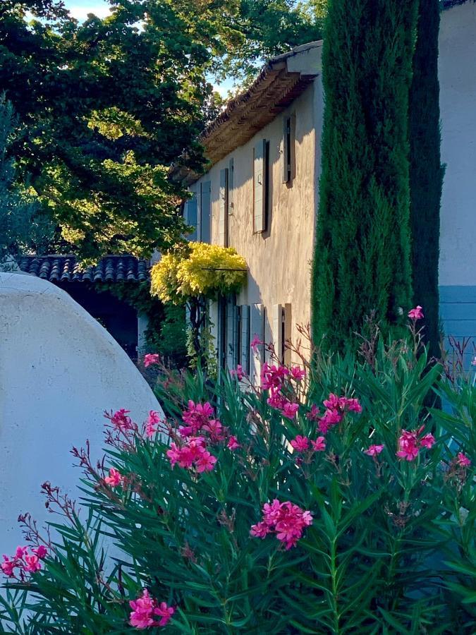 Les Jardins De Sitaara Panzió Cucuron Kültér fotó